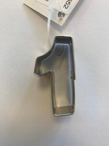 1 - One metal cutter 4,0 x 2,5 cm.