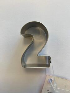 2 - To tal metal udstikker 4,0 x 2,5 cm.