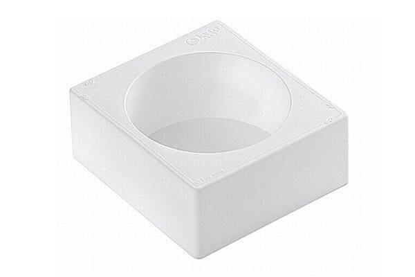 10 cm. round silicone baking mould