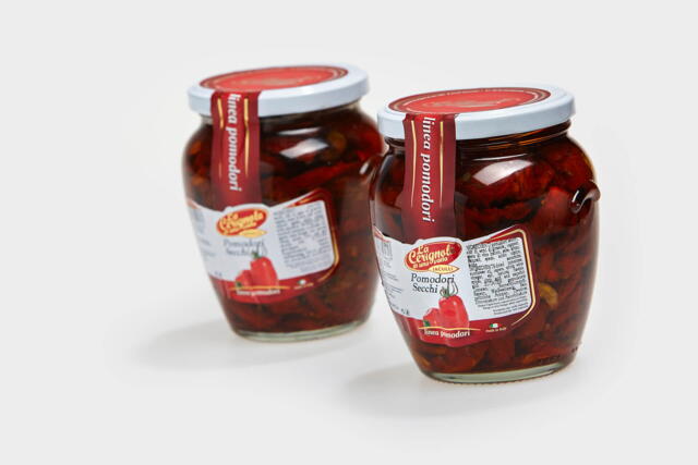 Sun dried tomatoes in oil, 550 g.
